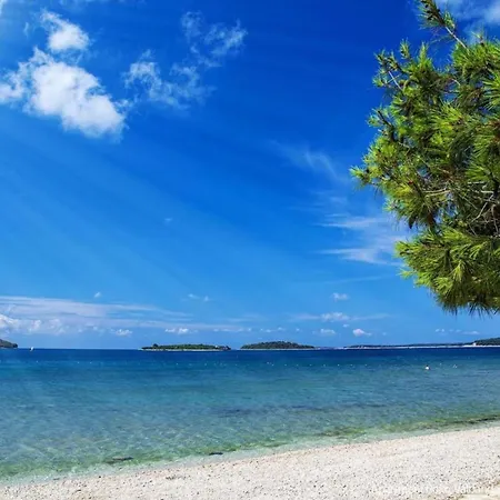 Apartman In Fa Ana Near Valbandon *